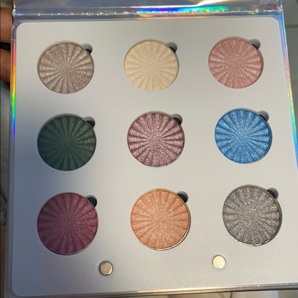 New/sealed Ofra Glitch 2000 palette